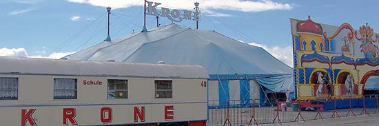 Das Circuszelt steht schon auf der Theresienwise (Foto: Martin Schmitz)